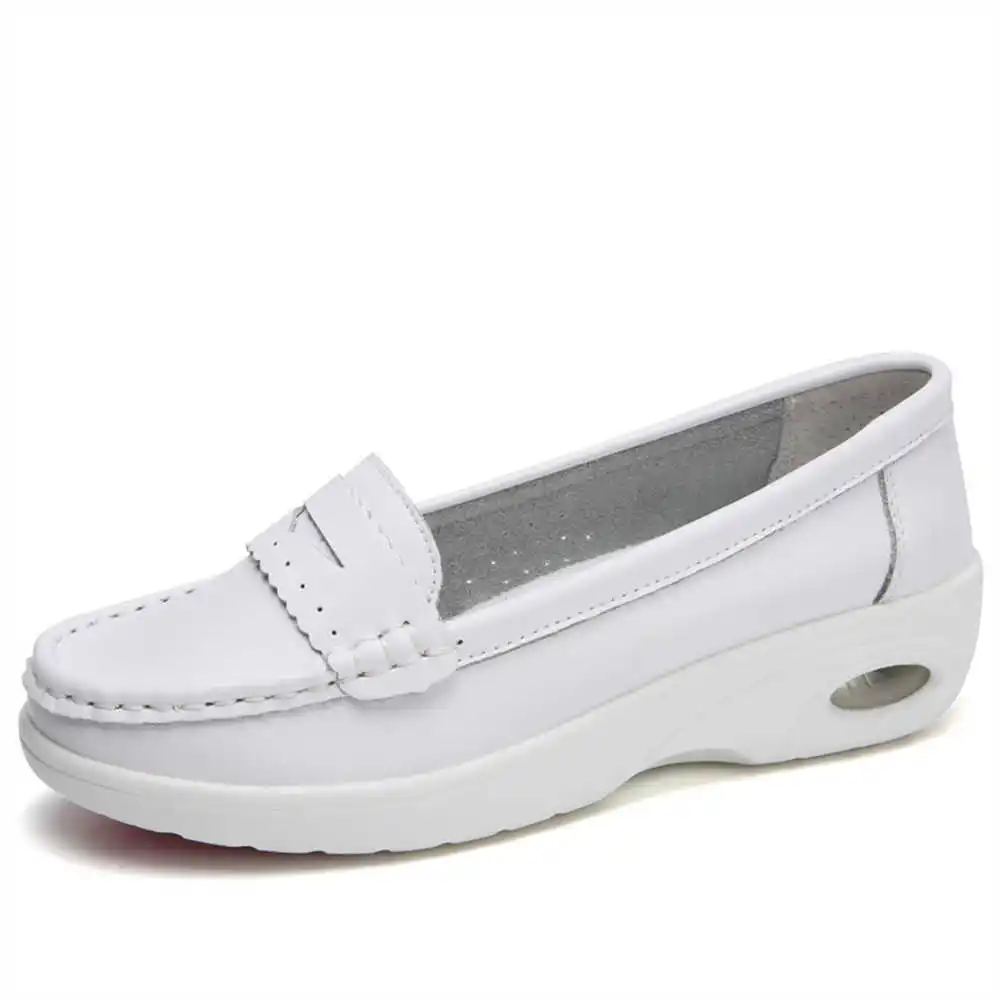 Thick Sole Slipon White Traine - مراجعة Classic Tech Office Number وسعره