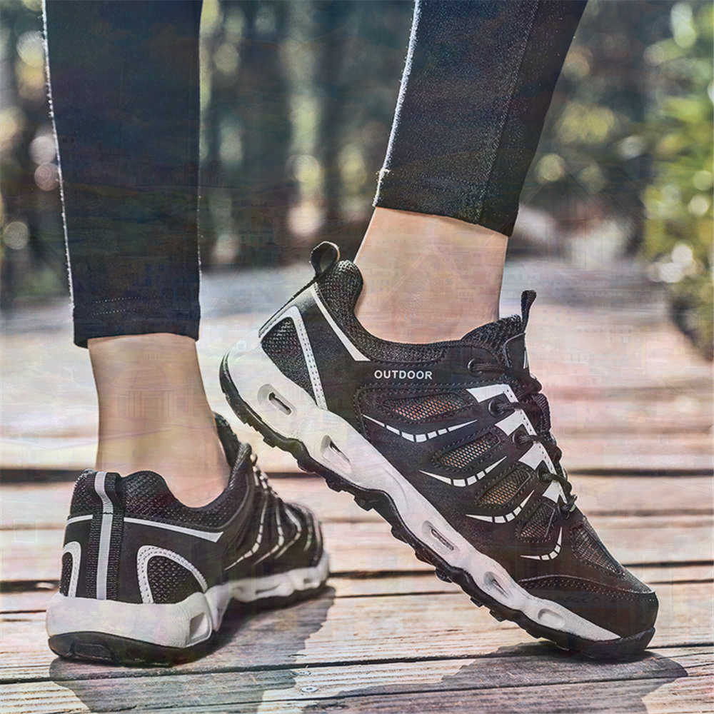 Sumer Round Tip Silver Sneaker - مراجعة Classic Tech Office Number وسعره